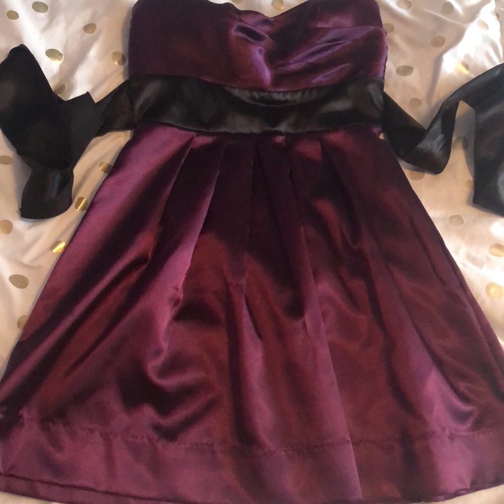 Purple strapless party dress